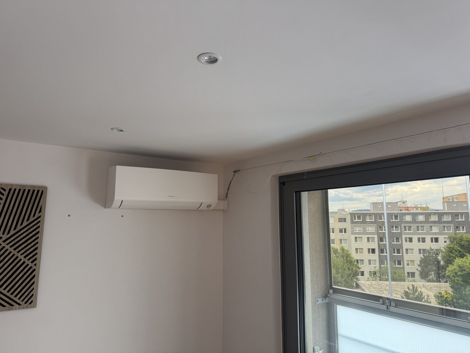 Vnútorná jednotka Daikin Perfera 4,2 kW — obývačka, Košice